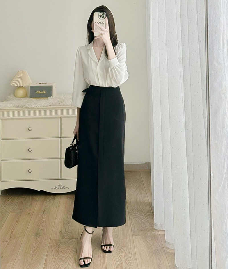 Phối đồ với chân váy chữ A dáng dài và áo sơ mi