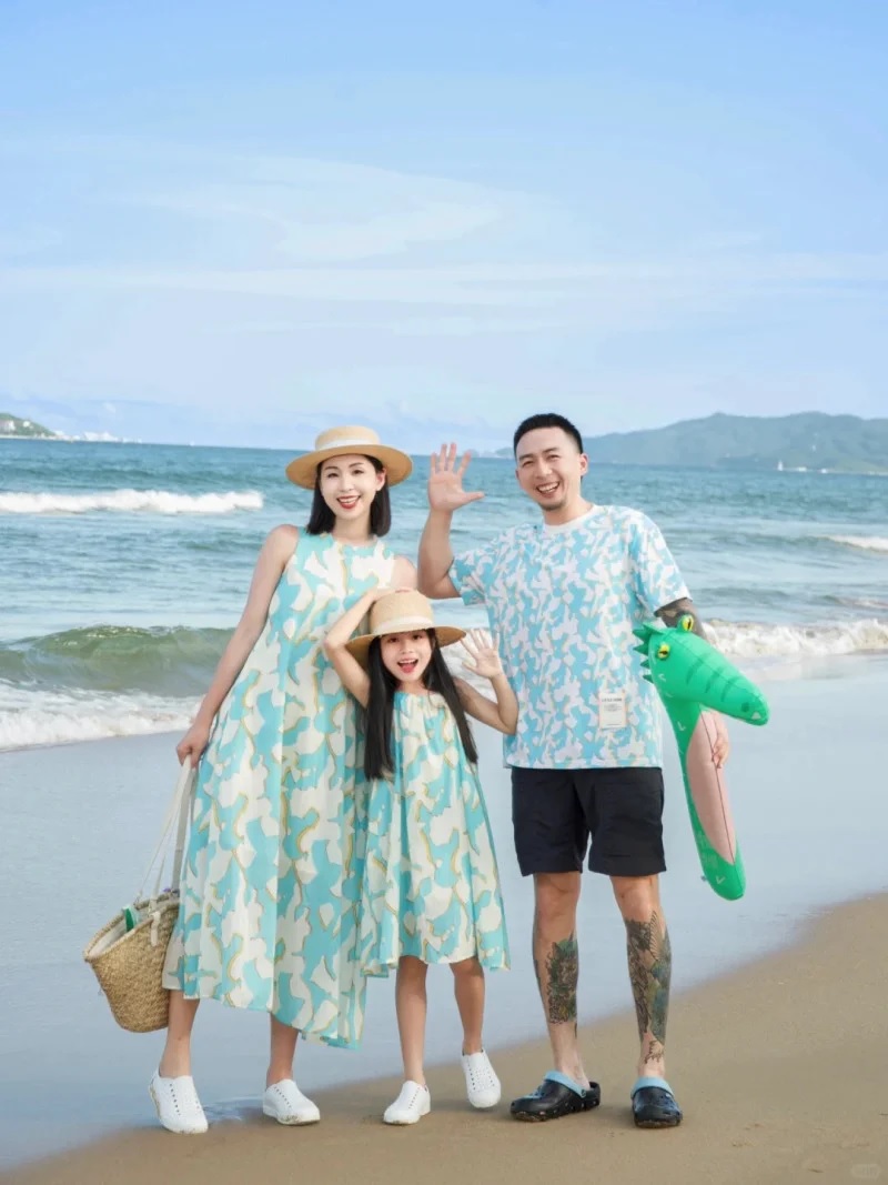 Đồng phục đi biển cho gia đình màu xanh thu hút