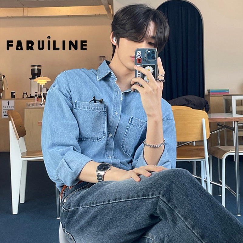 Áo sơ mi denim mang đến sự trẻ trung, cá tính và độc đáo cho các chàng trai