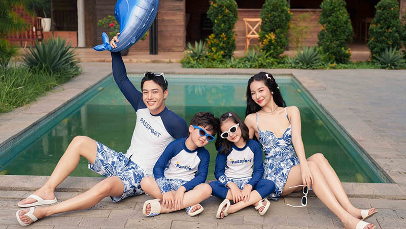 Mẫu đồ bơi gia đình tone xanh tươi mát