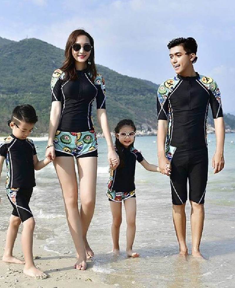 Mẫu đồ bơi tone đen đơn giản