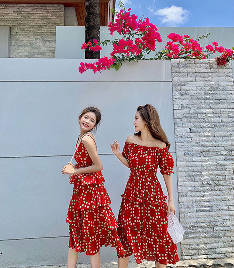 Váy hoa đi biển cho cô nàng điệu đà
