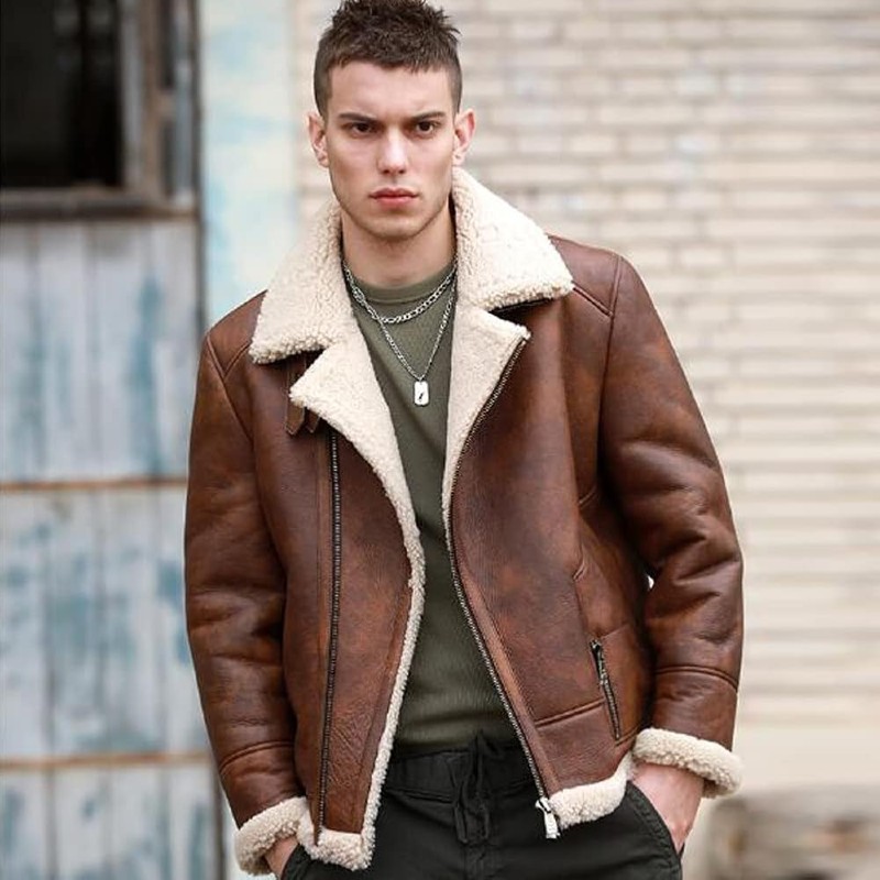 Shearling bomber jacket là item thể hiện được rõ nét vintage, cổ điển