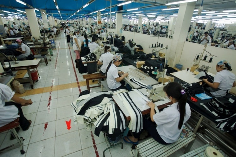 Việt Nhật là một thương hiệu nổi tiếng chuyên bán đồng phục học sinh cấp 3 uy tín