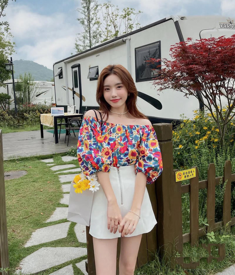 Áo trễ vai mix quần short lưng cao