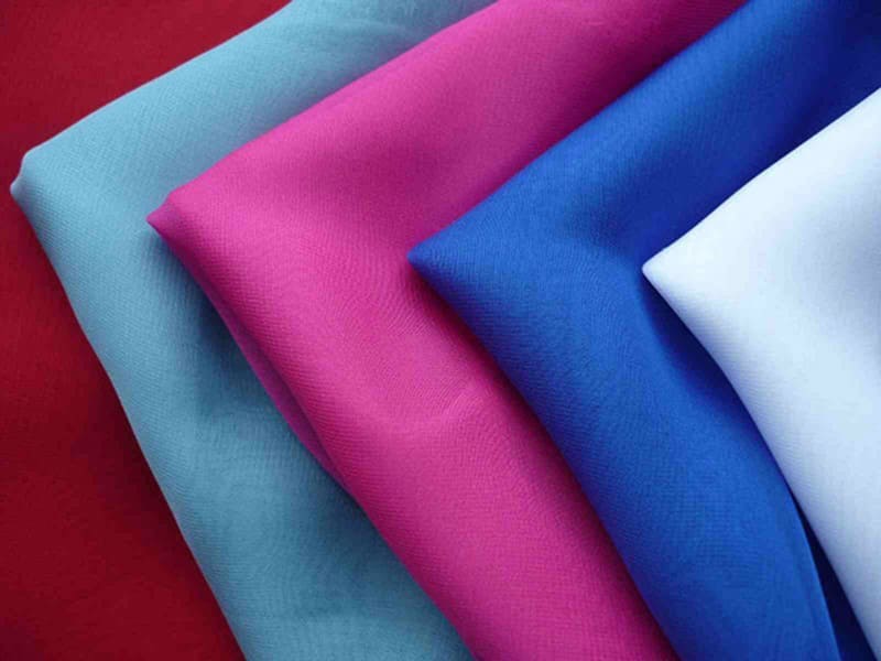 Vải rayon hay tơ nhân tạo, là một loại vải bán tổng hợp được sản xuất từ cellulose tự nhiên