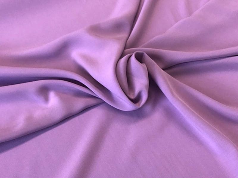 Vải thun lạnh là loại vải tổng hợp được cấu thành chủ yếu từ polyester hoặc nylon
