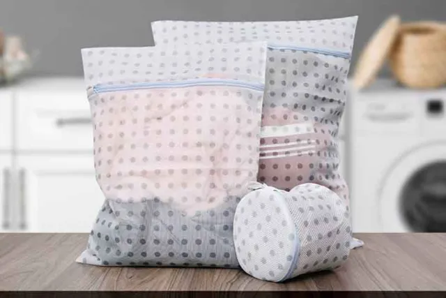 Trang phục vải Rayon cần được phơi nơi thoáng mát, tránh nắng gắt
