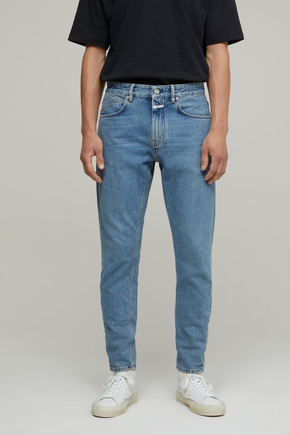 Quần jeans có độ bền cao, che được nhiều khuyết điểm của người mặc.