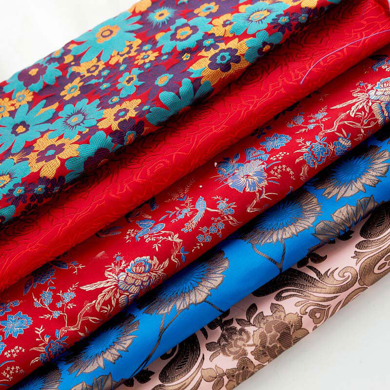 Vải gấm là dòng vải cao cấp được dệt từ sợi tơ tằm tự nhiên