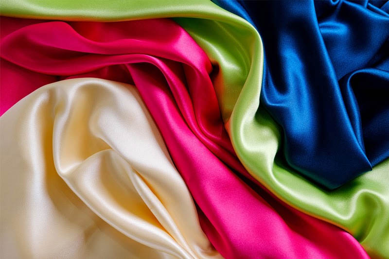 Vải lụa Hàn Quốc có chất lượng khá tốt, bề mặt mềm mịn, sáng bóng