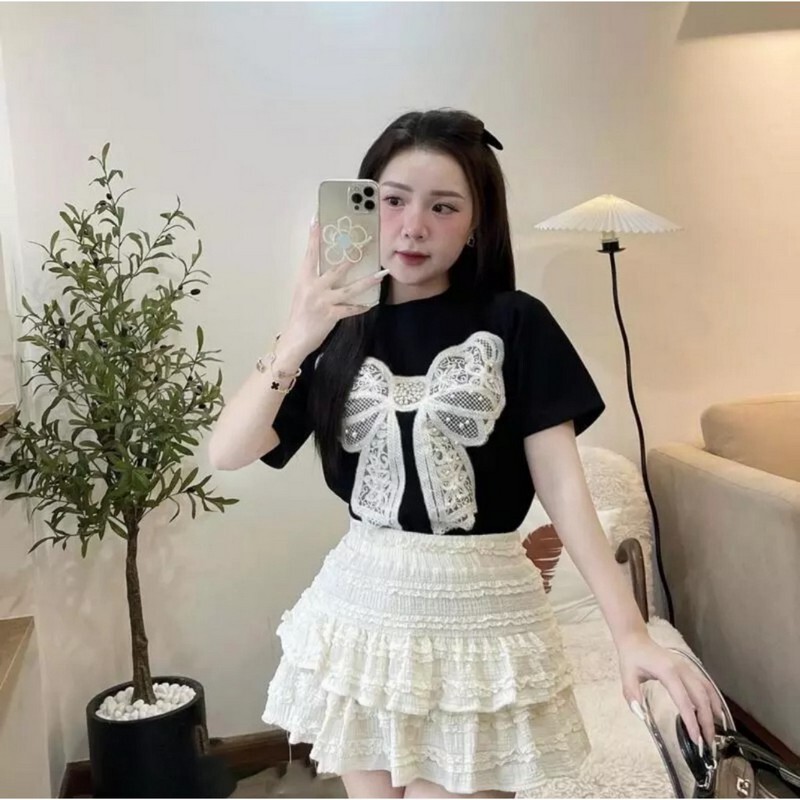 Chân váy 2 tầng mix áo phông xinh xắn