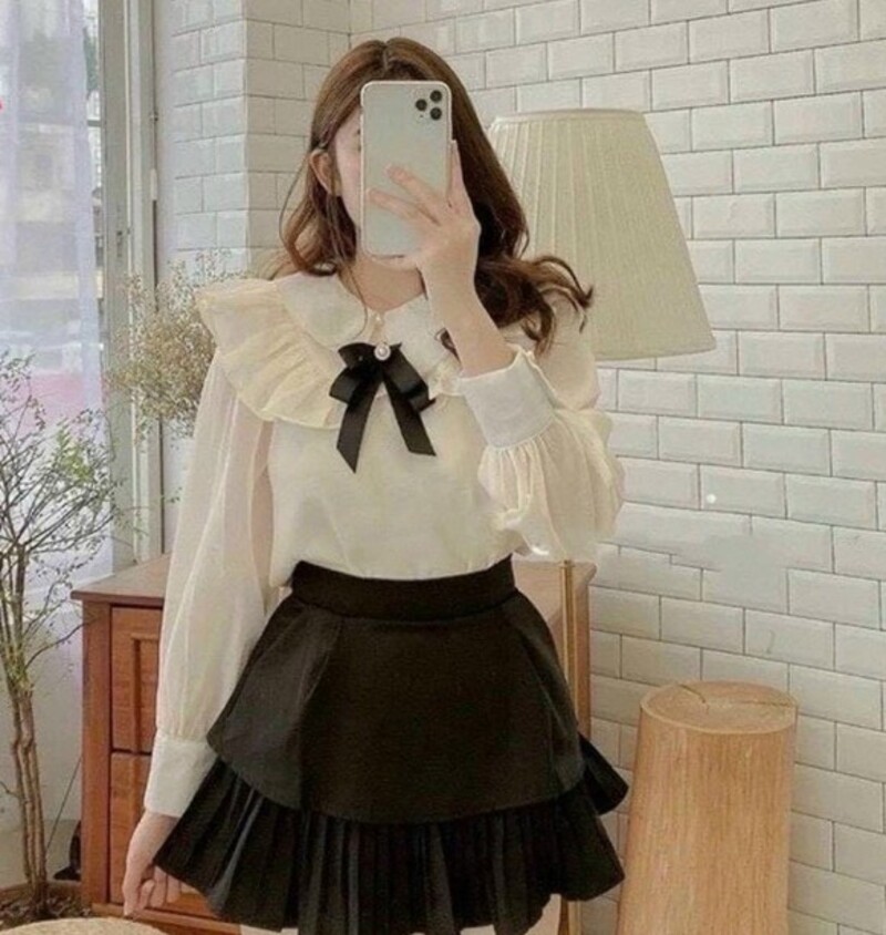Váy 2 tầng kết hợp áo sơ mi trắng thanh lịch