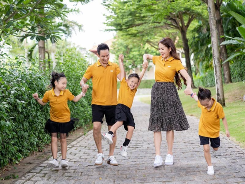 Kinh nghiệm chọn đồng phục gia đình đẹp, bền, thoải mái
