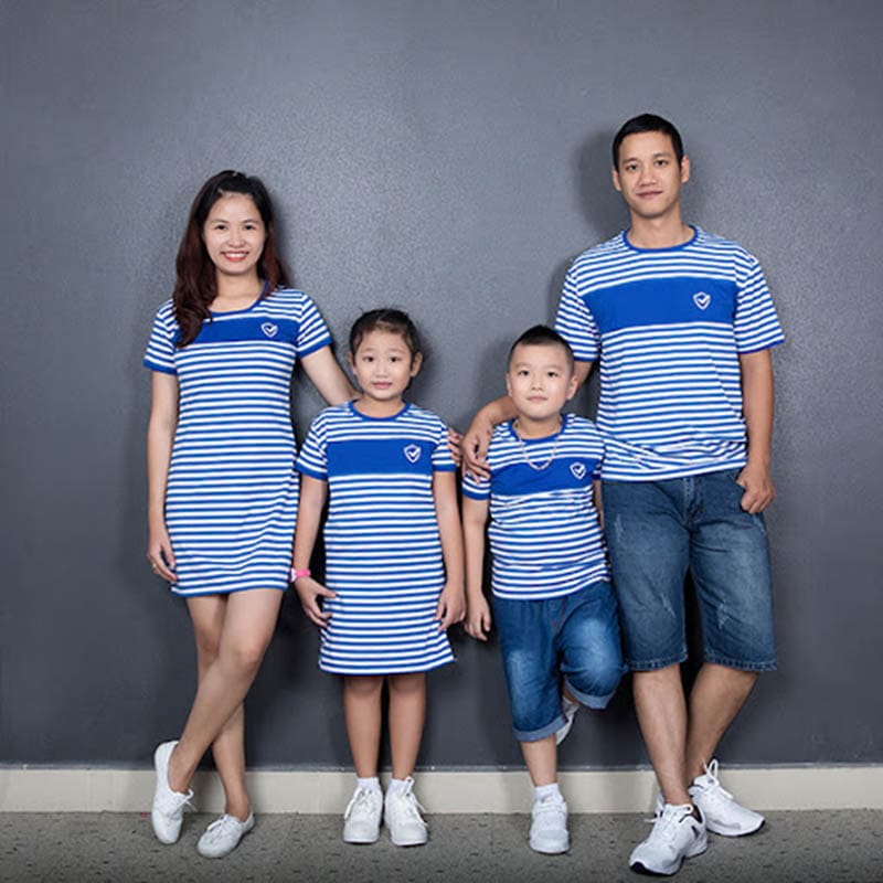 Mẫu áo, váy đồng phục gia đình kẻ ngang
