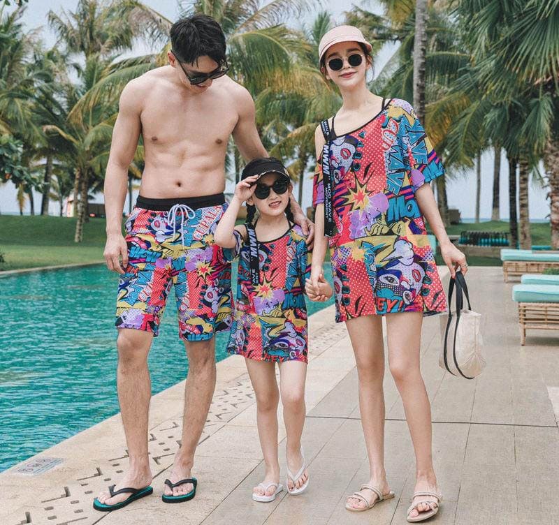 Đồng phục gia đình tại hồ bơi họa tiết tinh nghịch