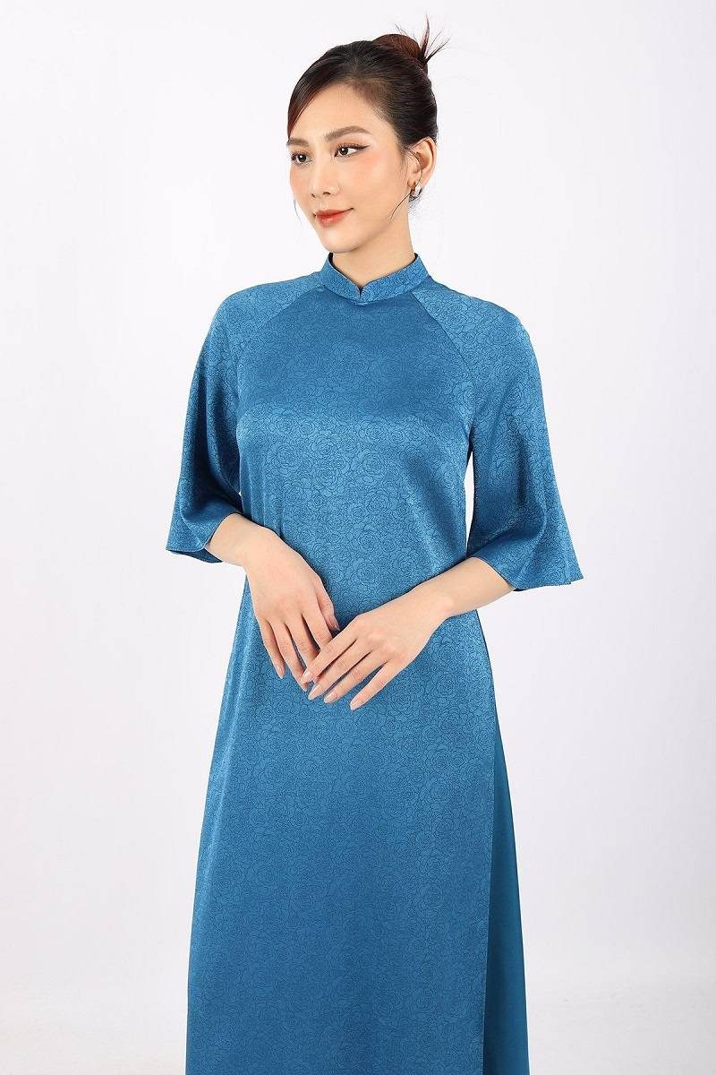 dong-phuc-ao-dai-cach-tan