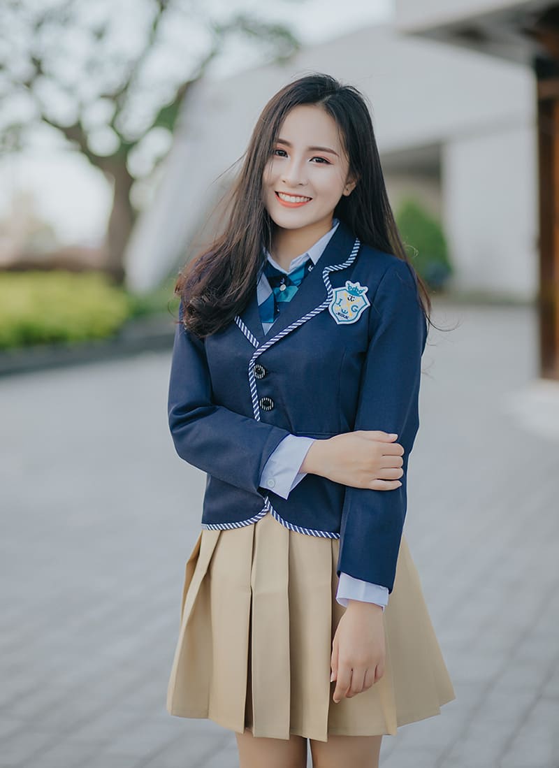 Áo blazer mix với chân váy chữ A