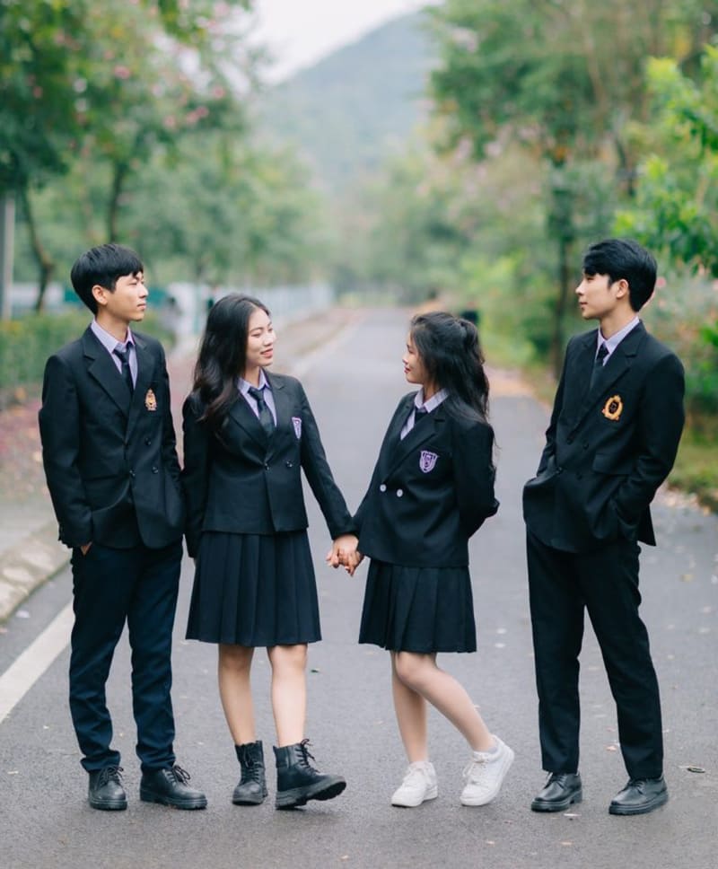 Áo blazer và quần kaki