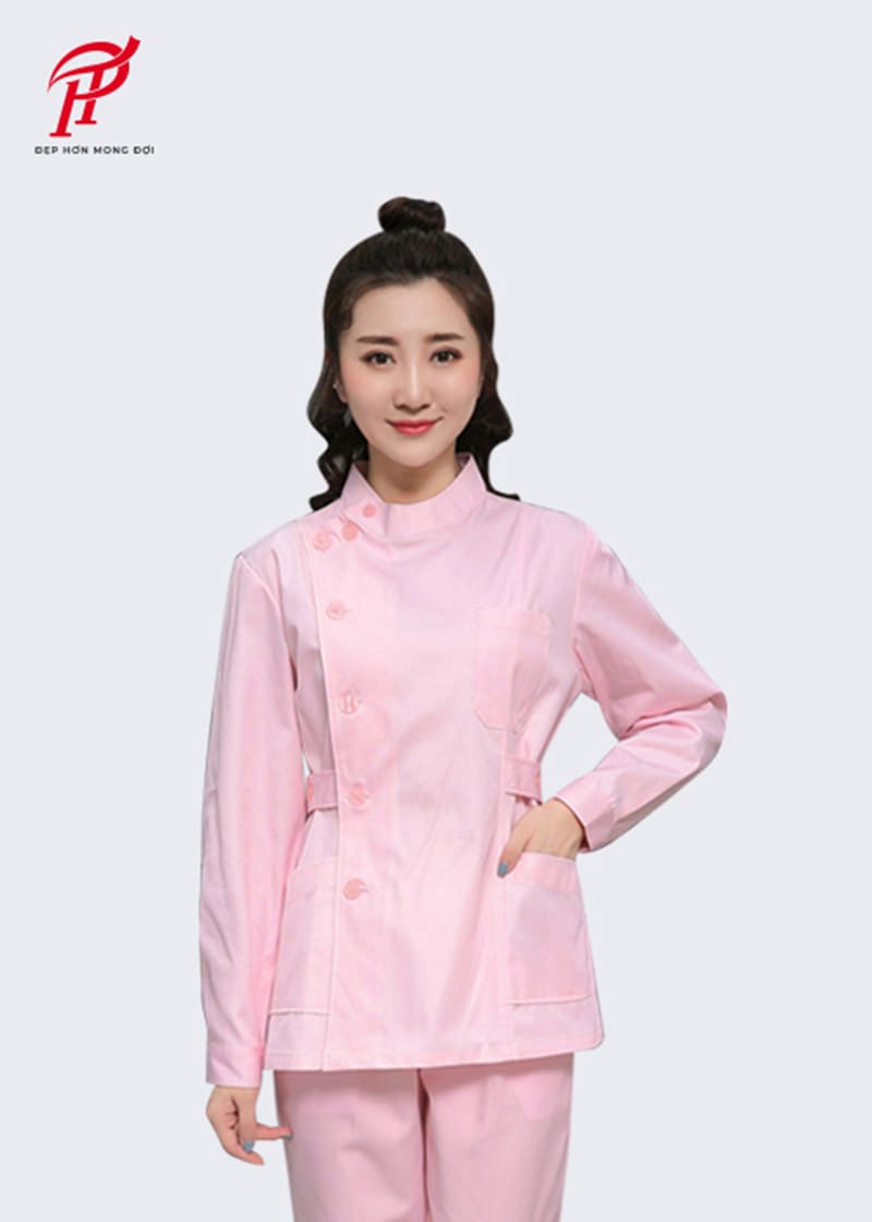 Mẫu đồng phục spa màu hồng dài tay cổ tròn