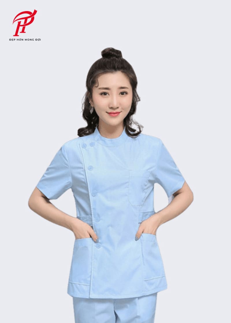 Mẫu đồng phục spa màu xanh nhạt ngắn tay