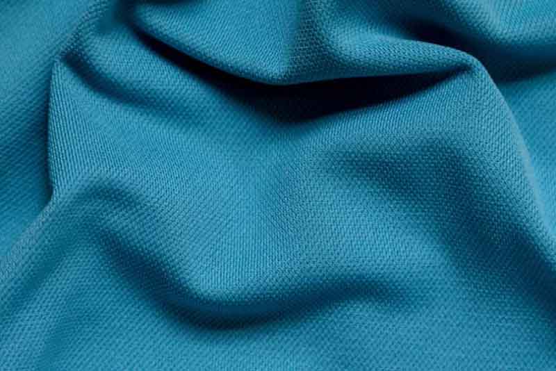 Vải Polyester chống nhăn, giữ màu tốt