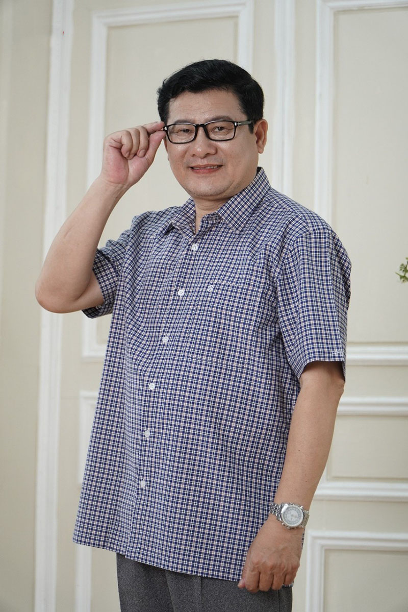 Đàn ông trung niên nên chọn họa tiết nhỏ, tinh tế, dễ nhìn