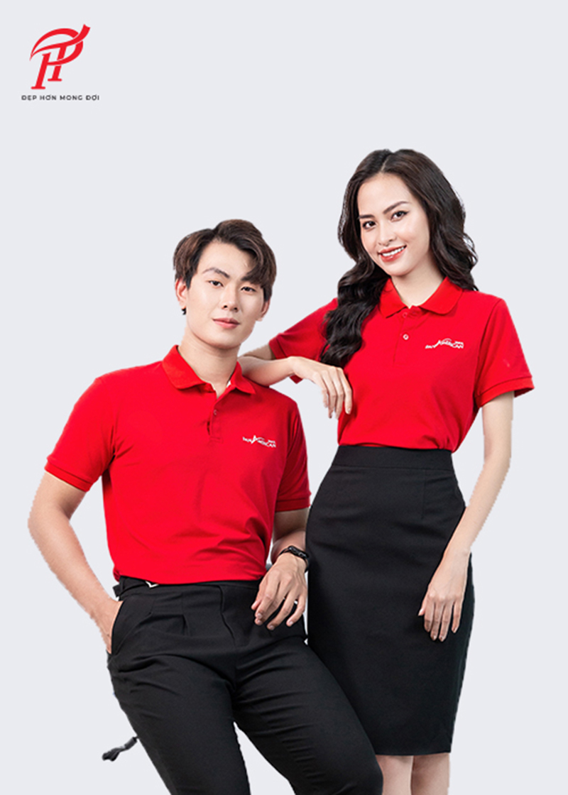 Mẫu áo polo đồng phục màu đỏ mang đặc trưng thương hiệu