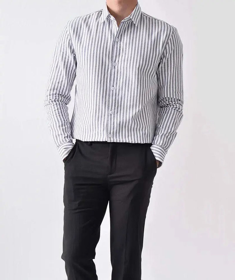 Mix sơ mi kẻ sọc nam với quần âu là trang phục hoàn hảo cho công sở