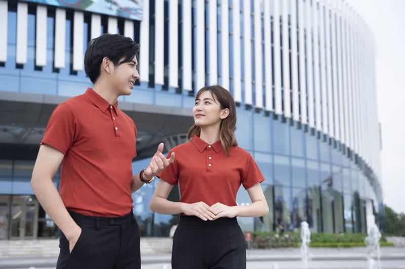 Đồng phục màu đỏ cam