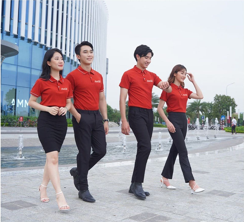 Mẫu áo đỏ của Cocacola