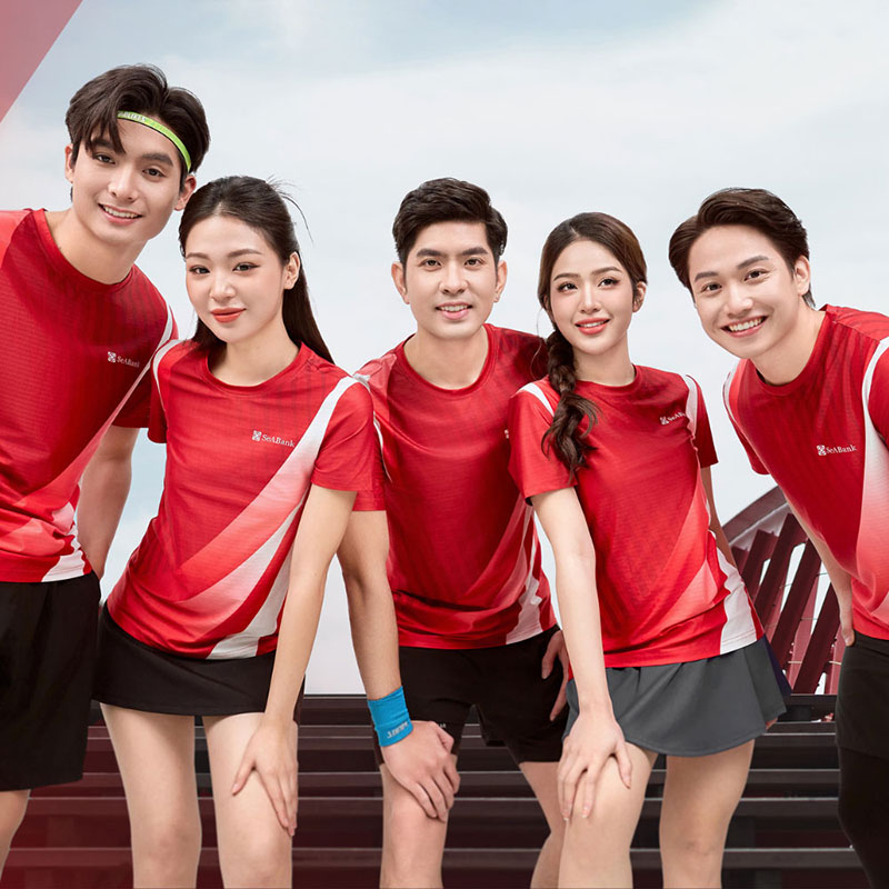 Đồng phục áo thun cổ tròn màu đỏ cho sự kiện thể thao