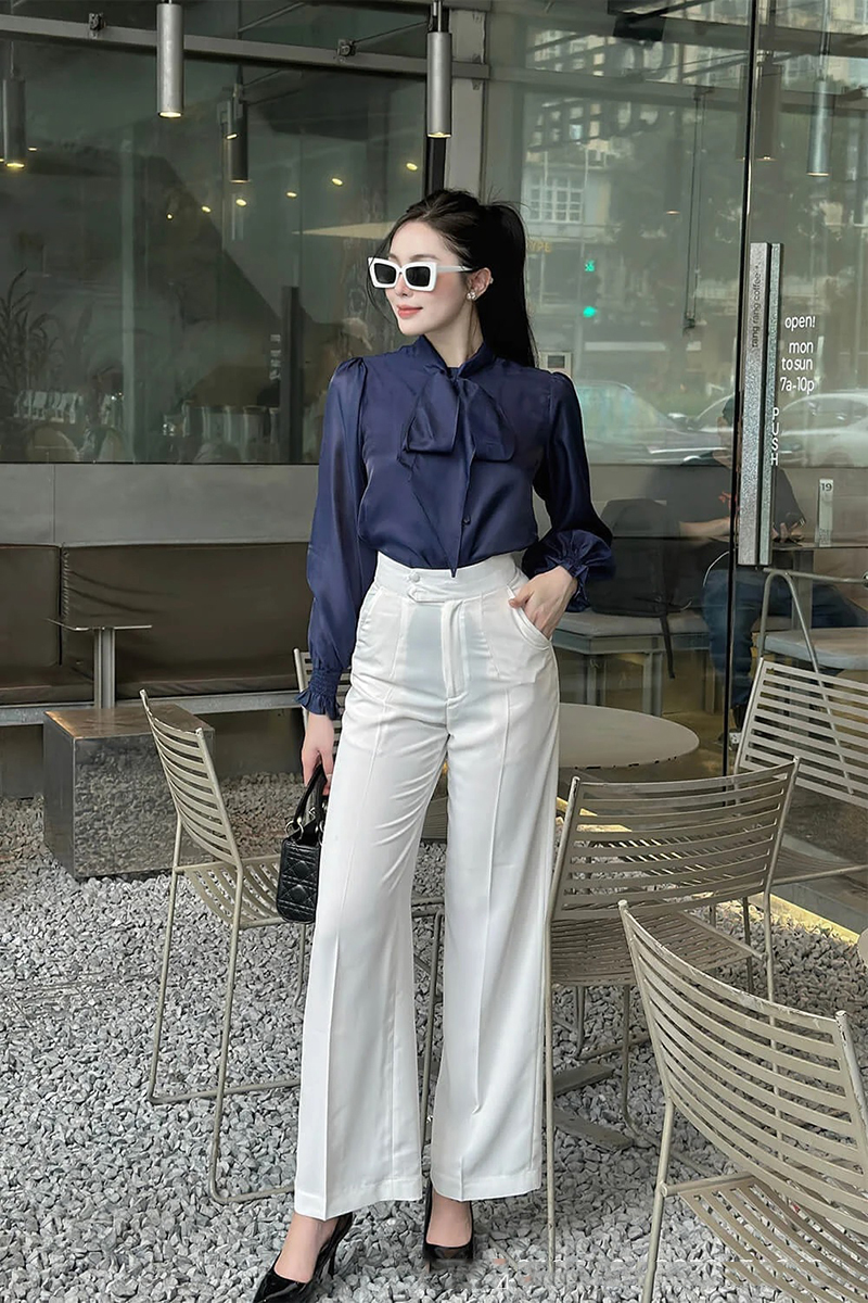 Mẫu áo sơ mi lụa và quần tây cạp cao ống suông