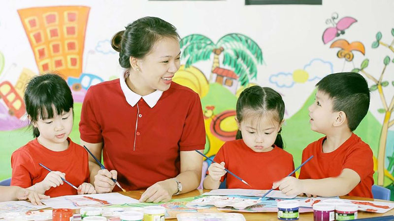 Tiêu chuẩn khi thiết kế đồng phục giáo viên mầm non