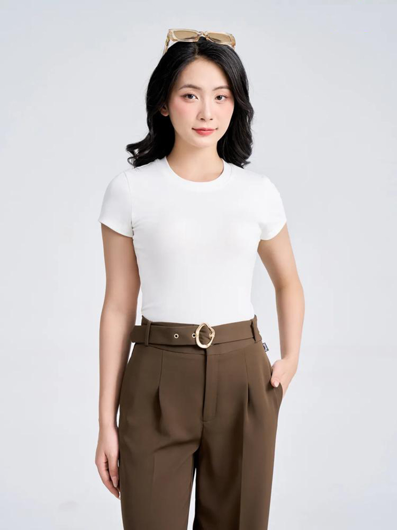 Mẫu áo thun cổ tròn trơn