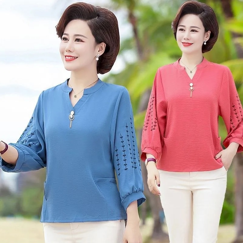 Nên ưu tiên chọn áo có thiết kế tay lỡ, cánh dơi