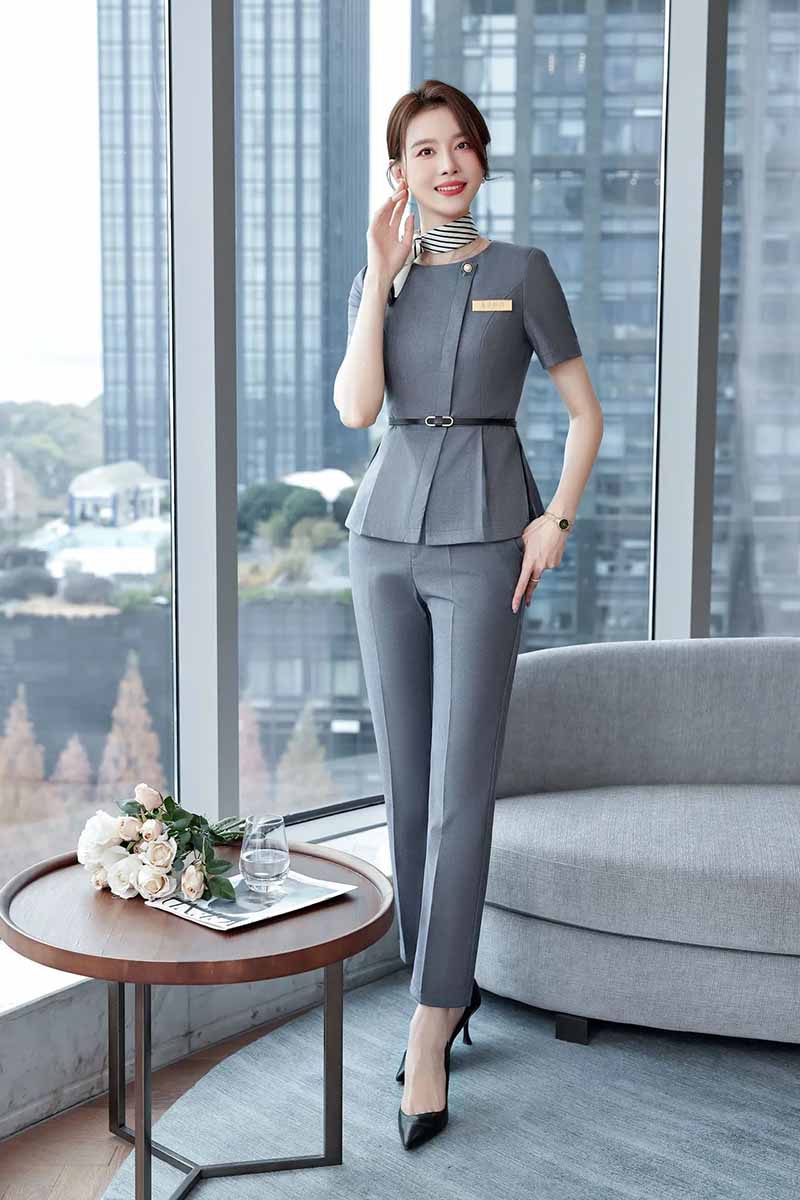 Mẫu đồng phục quản lý nhà hàng cho nữ với chất liệu cao cấp