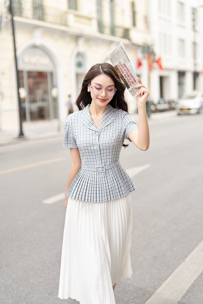Áo Peplum là “cứu tinh" cho vòng eo bánh mì